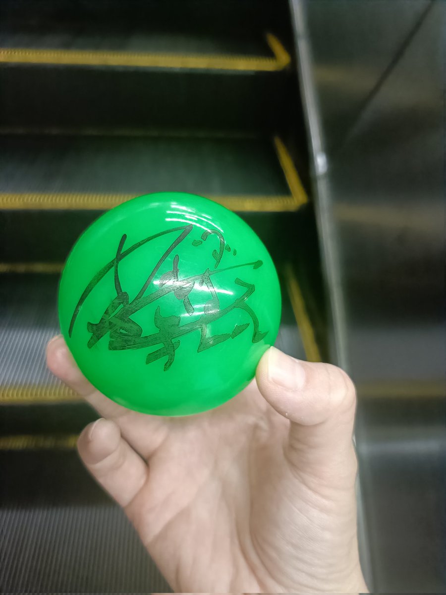 お笑い爆笑フェス東大阪✨ な、楢原さんサインボールありがとうござい