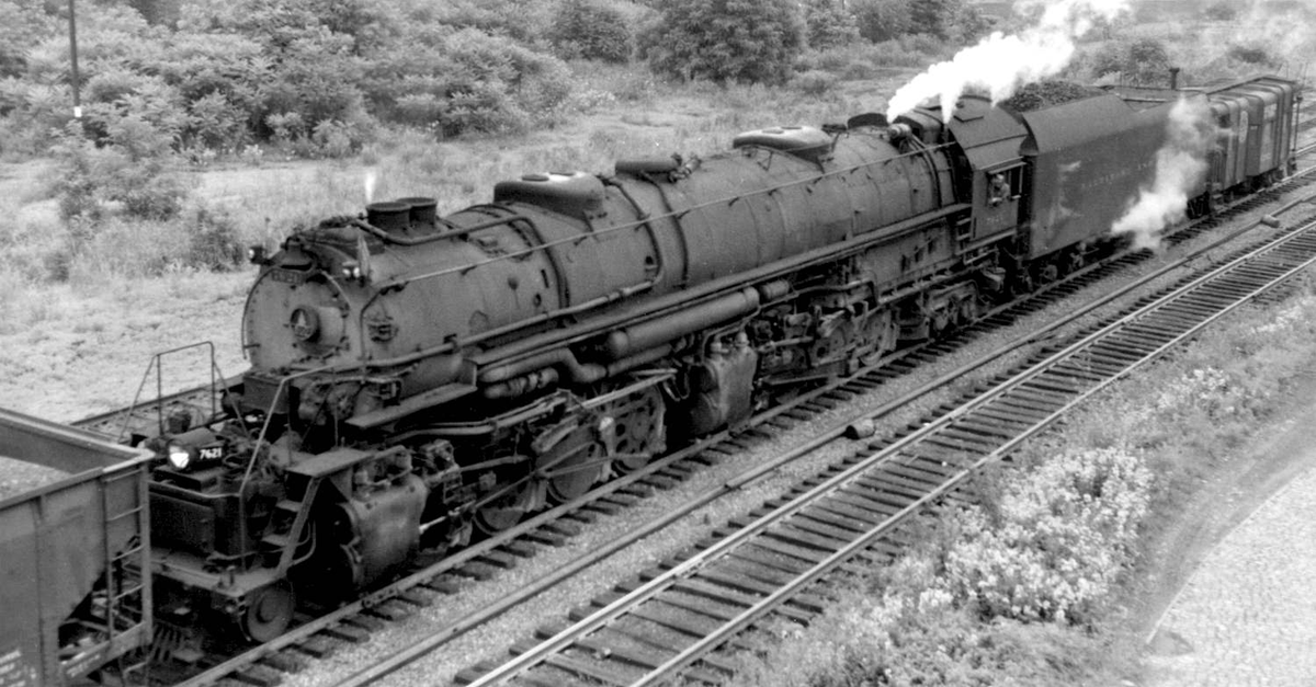 BeytienJoshua's tweet photo. Credit: Gary Everhart collection 

#1950s #vintage #blackandwhitephotography #WestVirginia #Steam #TRAIN #trains https://t.co/ncu4KjrjP7