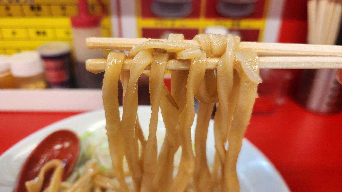 reverse_63's tweet photo. ラーメン ノックアウト小松川店
訪問１００回目
１００回目記念として食レポ素人である私が店とラーメンをガチレビューします。
詳細はＡＬＴにて https://t.co/qiayVEIYC5