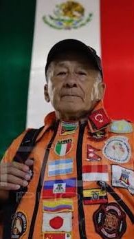 lapoetalibertar's tweet photo. PALABRAS LAPIDARIAS 

A la Madelein 
@topos

“Mira mija te voy a decir una cosa tengo 80 años y no me vas a venir a decir que decir, no eres jefa, yo no soy político, soy rescatista” “la mandé al diablo”

Héctor Mendez 
Topo mayor de México https://t.co/XVywKcdxar