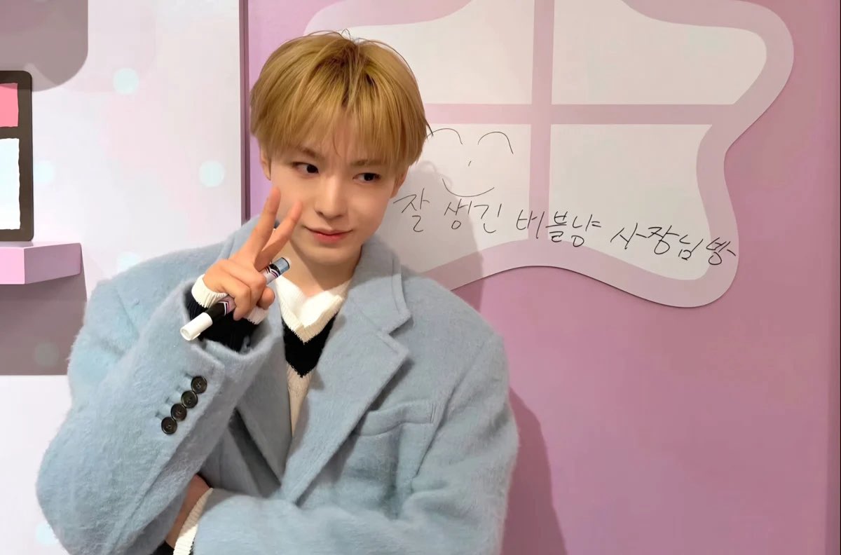 kytokuno's tweet photo. 어깨가ㅆㅂ이게맞음? https://t.co/qkOB1ybW6t