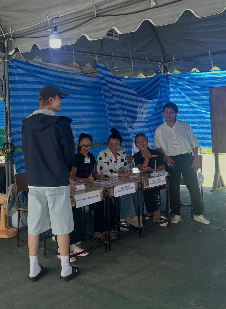 inchyx_'s tweet photo. ดูข้างหลัง อุนย่าอุนยายยิ้มกันเต็มไปหมด เอ็นดู 55555555555555555555555

#Fourthnattawat #โฟร์ทณัฐวรรธน์ https://t.co/OoeI3UInwh