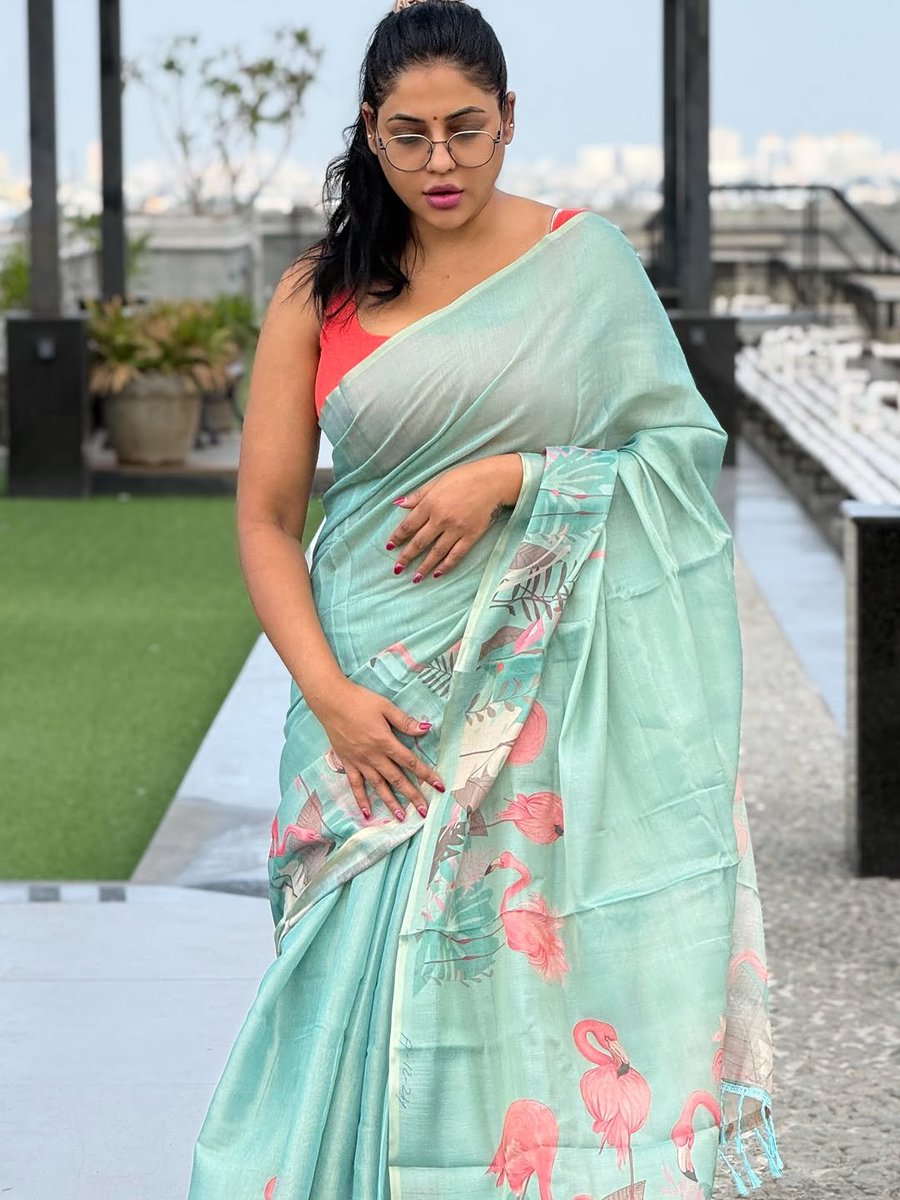 tamilamuthamof's tweet photo. Reshma Exclusive Photos ❤️❤️
#reshma #reshmapasupeleti https://t.co/79DGba88g0