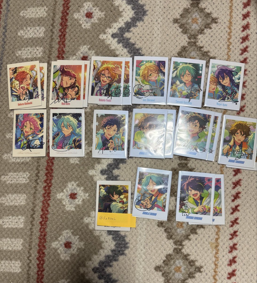 Fa8bxL's tweet photo. 【交換    あんスタ ぱしゃっつ 10周年

譲    画像１〜３

求    凪砂、日和、ジュン、茨２、宗２、みか、薫、創

コンプ目的のため推し以外も求めております

＊郵送or手渡し(大阪)
＊F数少ないため先送り対応可能
＊1点からでも可
検索からでもお気軽にお声掛け下さい https://t.co/EDsNIV8pvg
