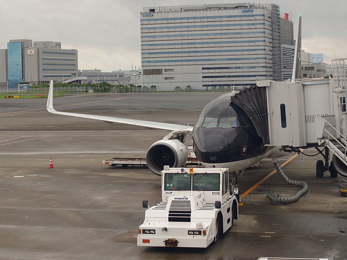 KkRedwhite's tweet photo. スターフライヤーデビューしました
足元広くて快適でした
#スターフライヤー
#関西国際空港 https://t.co/DMOl4sZOS9