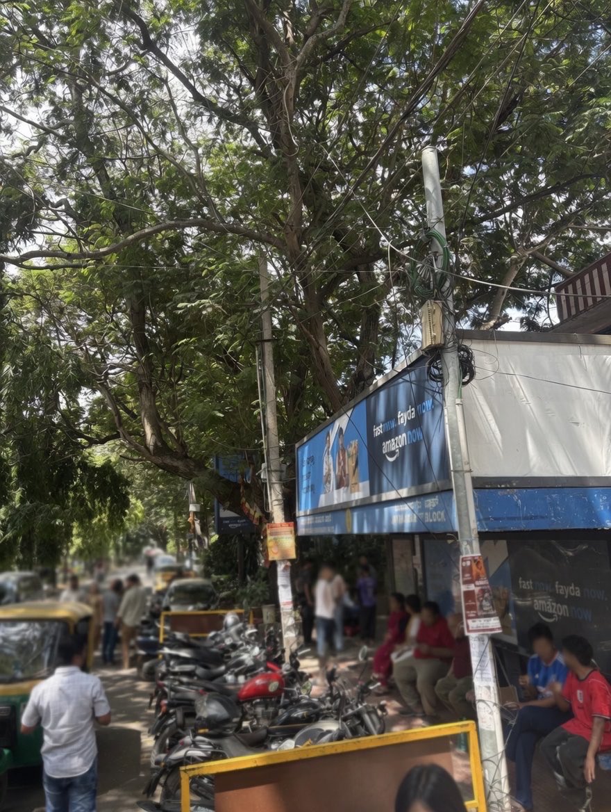 srinualavilli's tweet photo. Dear @blrcitytraffic please save this bus stop from becoming a free parking space 
@JnagarTr @Jointcptraffic 

Bus driver didn’t know where to stop and when the door opened passengers couldn’t step down without doing circus 

Jayanagar 4th T Block Taaza Thindi eats into the road and encroaches  footpath