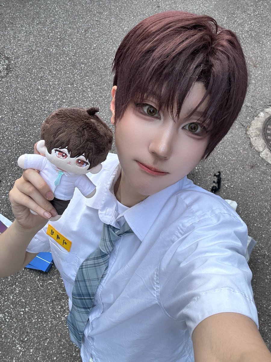 un__100's tweet photo. 아도가 못와서 뭉대인형이랑 ㅋㅁ놀이 했어요.

(말랑이 넥타이도 말들어줘서 세트 옷이에요) https://t.co/ws4lLYxecH