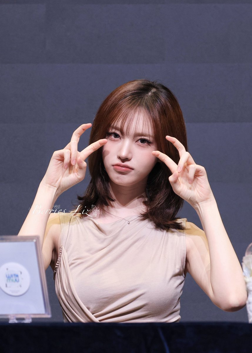 Berries_Liz1121's tweet photo. 🫐260628
💃 WM

 #리즈 #아이브 #LIZ #IVE #アイヴ #リズ https://t.co/hMFZMM1SRD