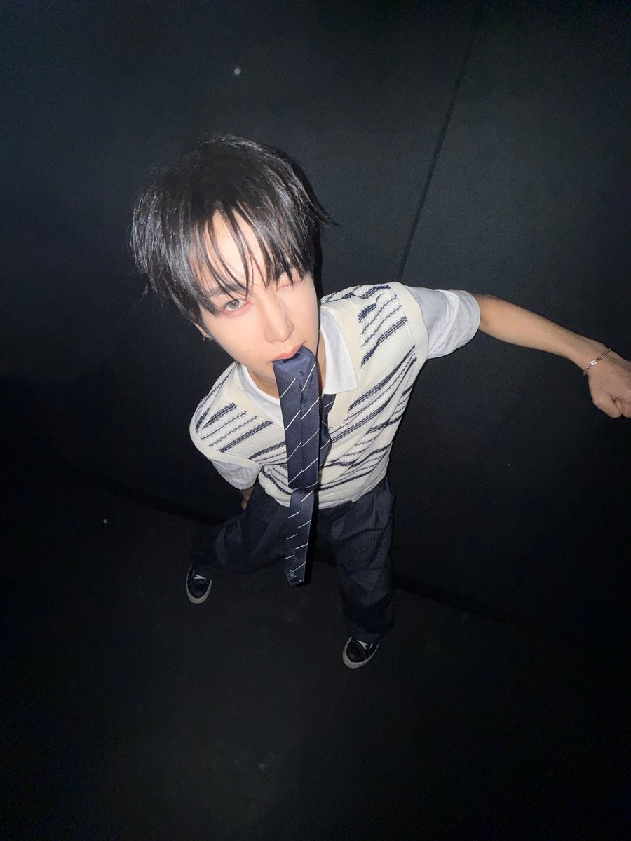 xikers_official's tweet photo. [#헌터] 넥타이 플러팅
#xikers #싸이커스 https://t.co/UkDOyaVI5V