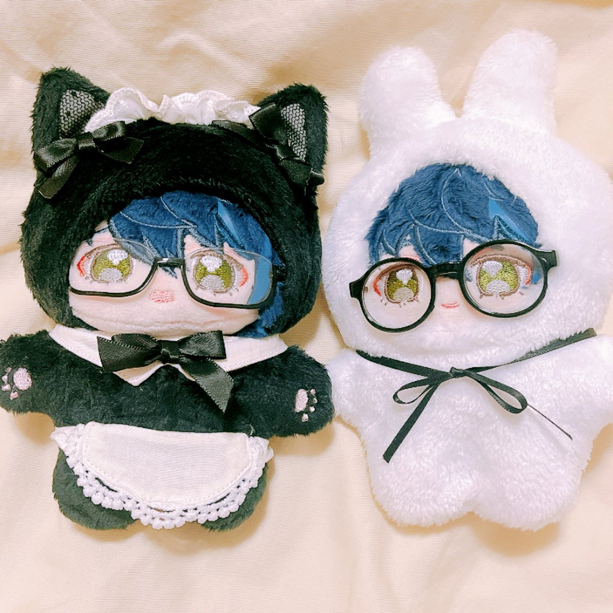 gu_ans's tweet photo. いつぬ2弾、頭がでかいのかセリア着ぐるみがしっくり馴染まずパティ公式の服を着せることに💦つむらびが強奪していた襟を返してもらったよ！ https://t.co/vcnIVBggua