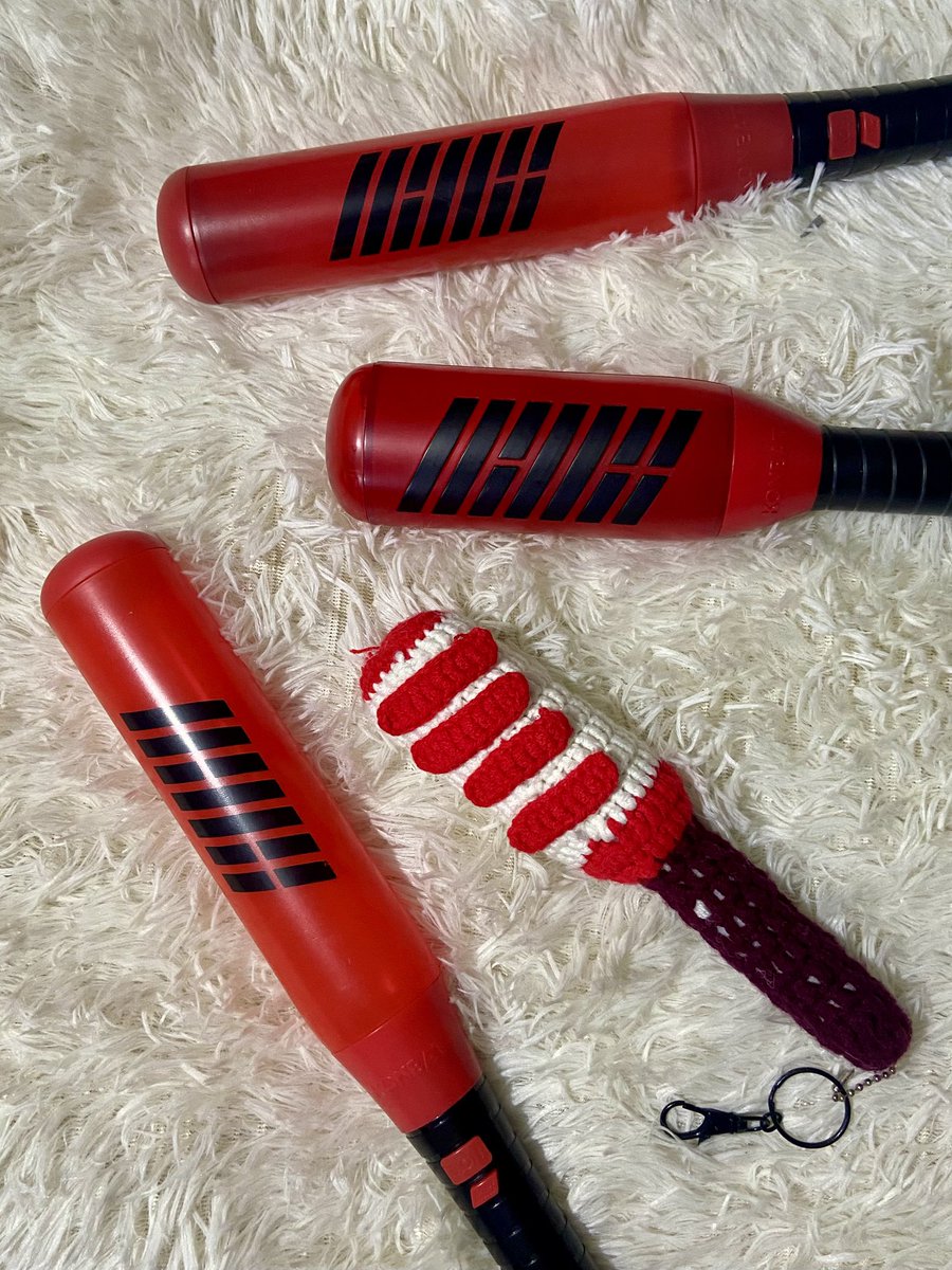 haonindaeyo's tweet photo. ❎ inihaw na hotdog
✅ undercooked na hotdog with ketchup? 😭

my mowm crocheted me sum konbat-ish huhu gonna hang this on my bag hahaha see u on dday mi loves ! https://t.co/TYcxUqxDe7