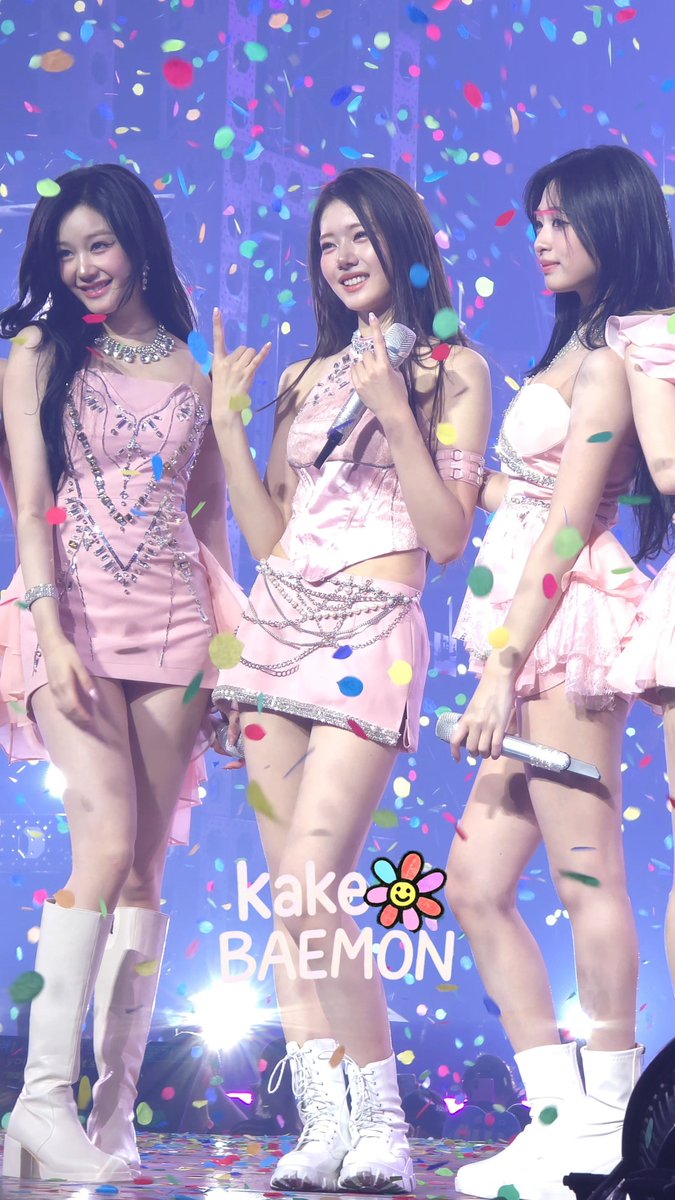 kake_BAEMON's tweet photo. 260627 🌈
#BABYMONSTER_CHOOM_SEOUL_D2
#BABYMONSTER
#RORA #AHYEON #PHARITA https://t.co/Bnb6hk0lCH