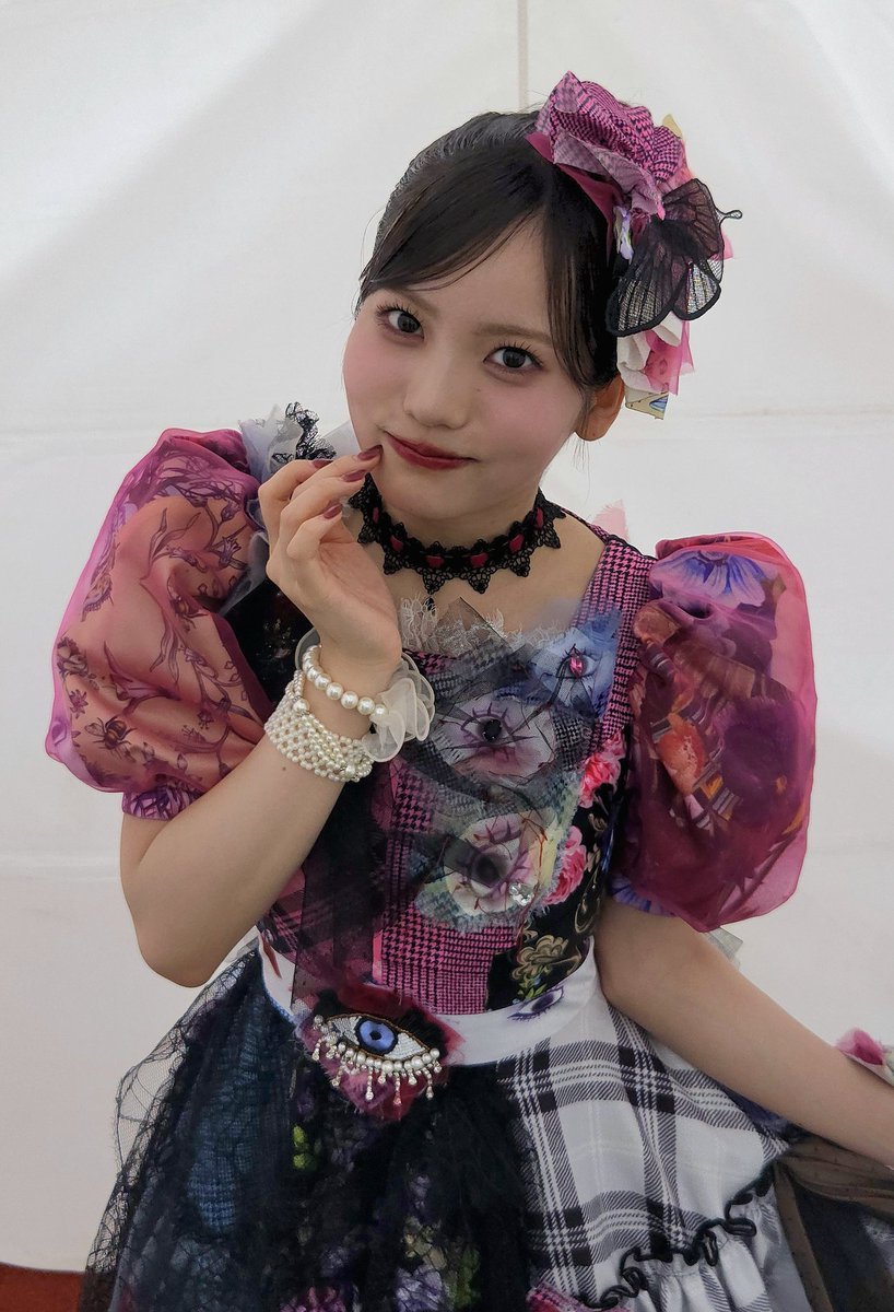 konbump's tweet photo. 柏リリイベの個別撮影会
最初アップにしすぎと怒られて、慌てて撮り直したのにこの可愛さですよ。
流石にアイドルすぎる
 #もなちゃん
 #ファントムシータ https://t.co/mPw1r5on2J
