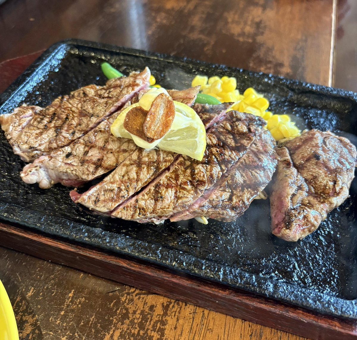 ビスコ tweet media