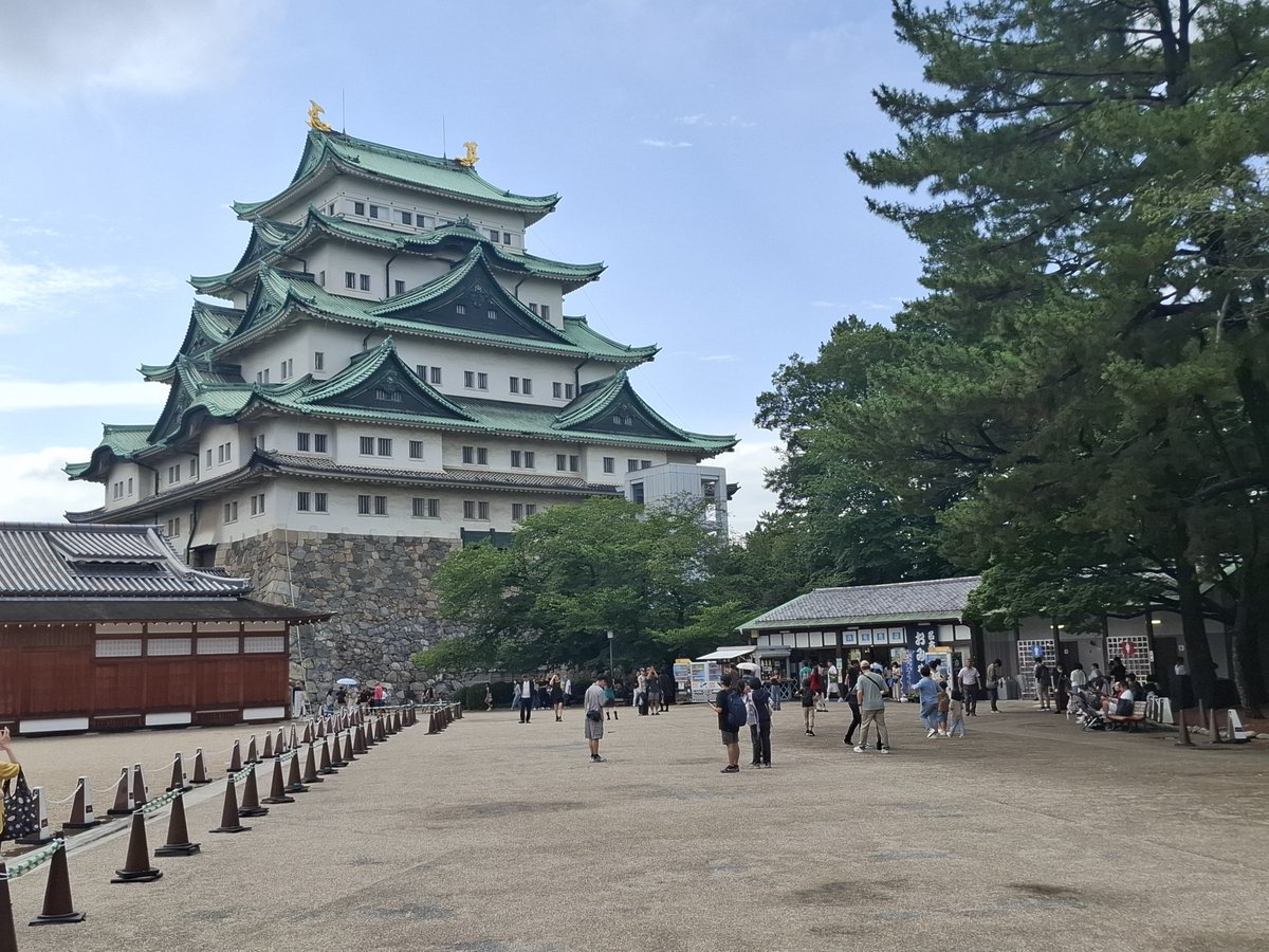 JoqGame's tweet photo. 名古屋城
#お嬢様特急 https://t.co/TXNajlR5BV