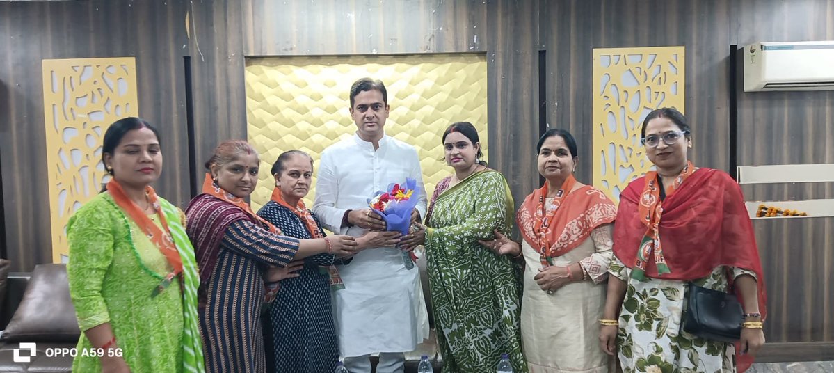 iabhishek4bjp's tweet photo. कल बिसरख मंडल में आयोजित पंडित दीनदयाल उपाध्याय प्रशिक्षण महाभियान के अंतर्गत कार्यशाला में सहभागिता की।

भारतीय जनसंघ और भारतीय जनता पार्टी के महापुरुषों के आदर्श, मूल्य और राष्ट्रसेवा की भावना आज भी प्रत्येक कार्यकर्ता के लिए प्रेरणा का स्रोत हैं। इन्हीं सिद्धांतों को जन-जन तक पहुँचाने तथा संगठन को और अधिक सशक्त बनाने के उद्देश्य से यह प्रशिक्षण अभियान आयोजित किया जा रहा है।

प्रशिक्षित, अनुशासित और समर्पित कार्यकर्ता ही संगठन की वास्तविक शक्ति होते हैं। सभी कार्यकर्ताओं का उत्साह, अनुशासन और सहभागिता अत्यंत प्रेरणादायक रही।

#BJP #PanditDeendayalUpadhyay @BJP4UP