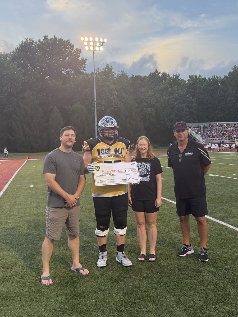 southbravesfb's tweet photo. Congrats to the linemen award winners! @WVFCA2 @wabashvalleyfb https://t.co/7Ac8f7zdXA