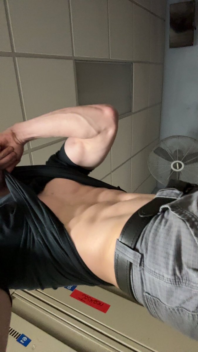 Brycekeo6's tweet photo. My DMs are open hmu 

#gymtwt #nsfw #bwc #horny #daddy #bigdick https://t.co/PKr92sModZ