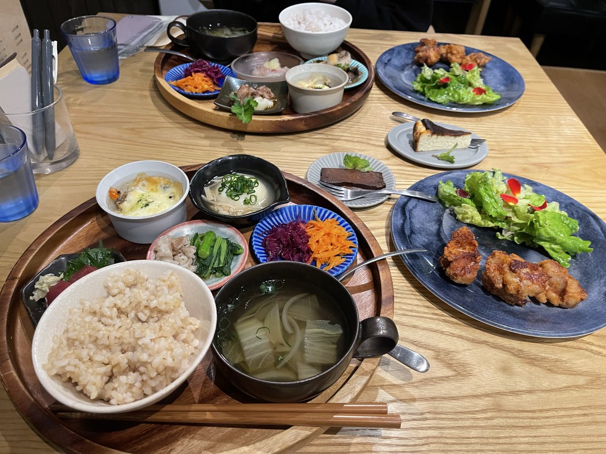 M22819648's tweet photo. 今年もまた風船がお空へ🎈
Lvアップしました💪🔥
こんな私ですがこれからもよろしくお願いします🙇‍♂️←相棒は見ないのにだれに向けて🙄笑 https://t.co/RfrpGpNGXT