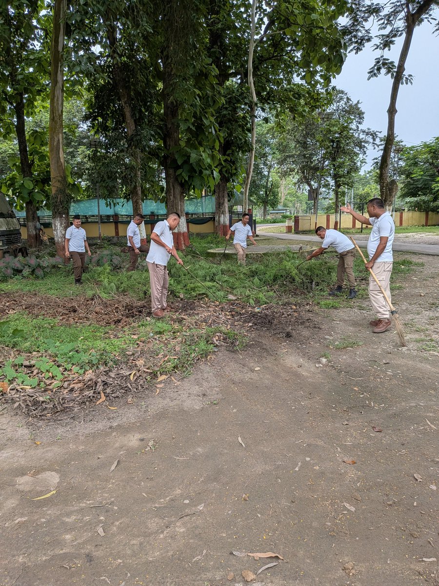 13thapbn's tweet photo. Today the last Sunday of June-2026, is observed as" Shramdaan Ravivaar" at 13th Assam Police Battalion, Hqr. Lilabari, Lakhimpur and various service Platoons/BOPs of this unit.
@assampolice 
@DGPAssamPolice https://t.co/msA1Ml9QCf