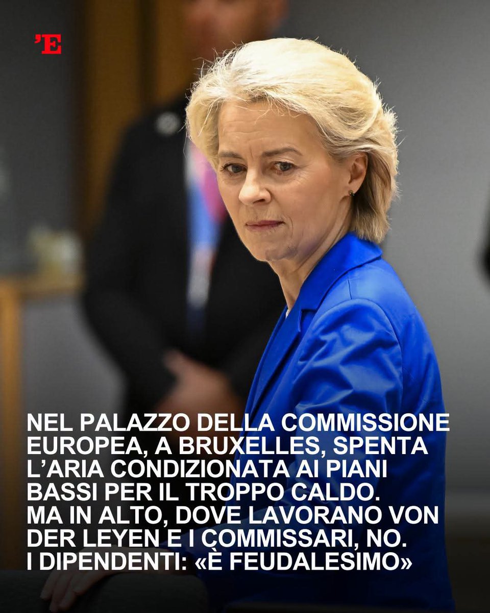 Giorgioaki's tweet photo. Venerdì 26 giugno, a mezzogiorno, i dipendenti della Commissione europea hanno ricevuto un messaggio urgente: l'aria condizionata dei piani dall'uno al sette del Berlaymont, sede centrale dell'istituzione a Bruxelles, sarebbe stata spenta per il resto della giornata a causa delle condizioni meteorologiche estreme. I piani dall'otto in su - dove si trovano gli uffici dei commissari - sono invece rimasti climatizzati. Quello della presidente Ursula von der Leyen, al tredicesimo piano, anche. A riportare la notizia è Politico che racconta come un dipendente dei piani inferiori, parlando in anonimato, ha definito la situazione "feudalesimo". Un secondo ha parlato di "vergogna". A completare il quadro, la temperatura registrata all'ottavo piano, con l'Ac ancora funzionante: 25,7 gradi.

Le polemiche non riguardano solo il Berlaymont. Nei giorni precedenti la Commissione aveva inviato al personale una serie di raccomandazioni - uscire il meno possibile nelle ore più calde, bere acqua, anticipare l'orario di lavoro - che hanno irritato chi lavora in edifici privi di climatizzazione, come il DG AGRI. Ricevere consigli pratici senza gli strumenti per metterli in pratica ha alimentato il malcontento interno. Il Belgio è in allerta rossa per il caldo da giorni, con temperature che venerdì 26 giugno hanno toccato i 40 gradi nelle zone orientali del Paese. Anche il Parlamento europeo ha dovuto fronteggiare blackout nel corso della settimana, per il sovraccarico dei propri impianti di raffreddamento