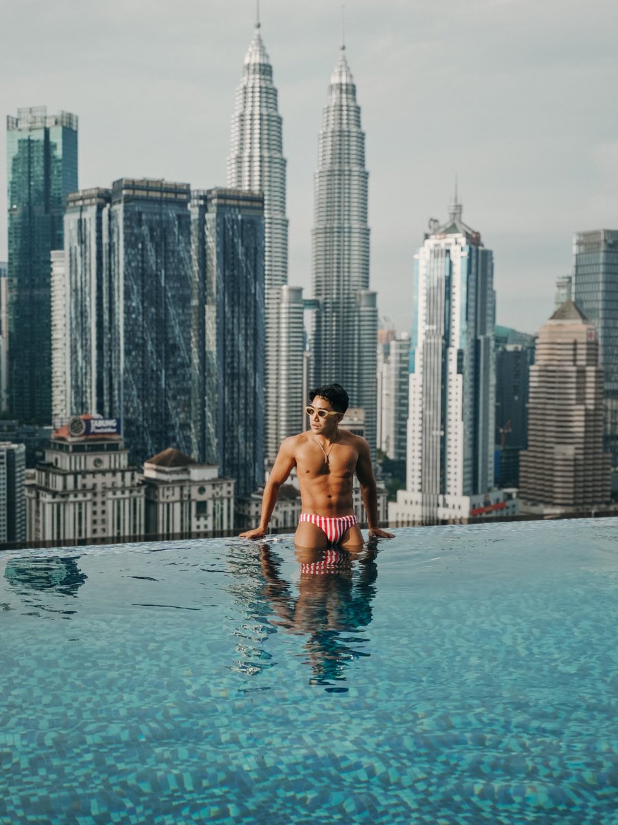 nikitabkk's tweet photo. Kuala = the mouth or confluence where timers meet

Lumpur = mud

Kuala Lumpur in reality = the place of skyscrapers 

🏙️🇲🇾🏊‍♂️

#VisitKL
#Infinitypool https://t.co/EVpzjomDbb