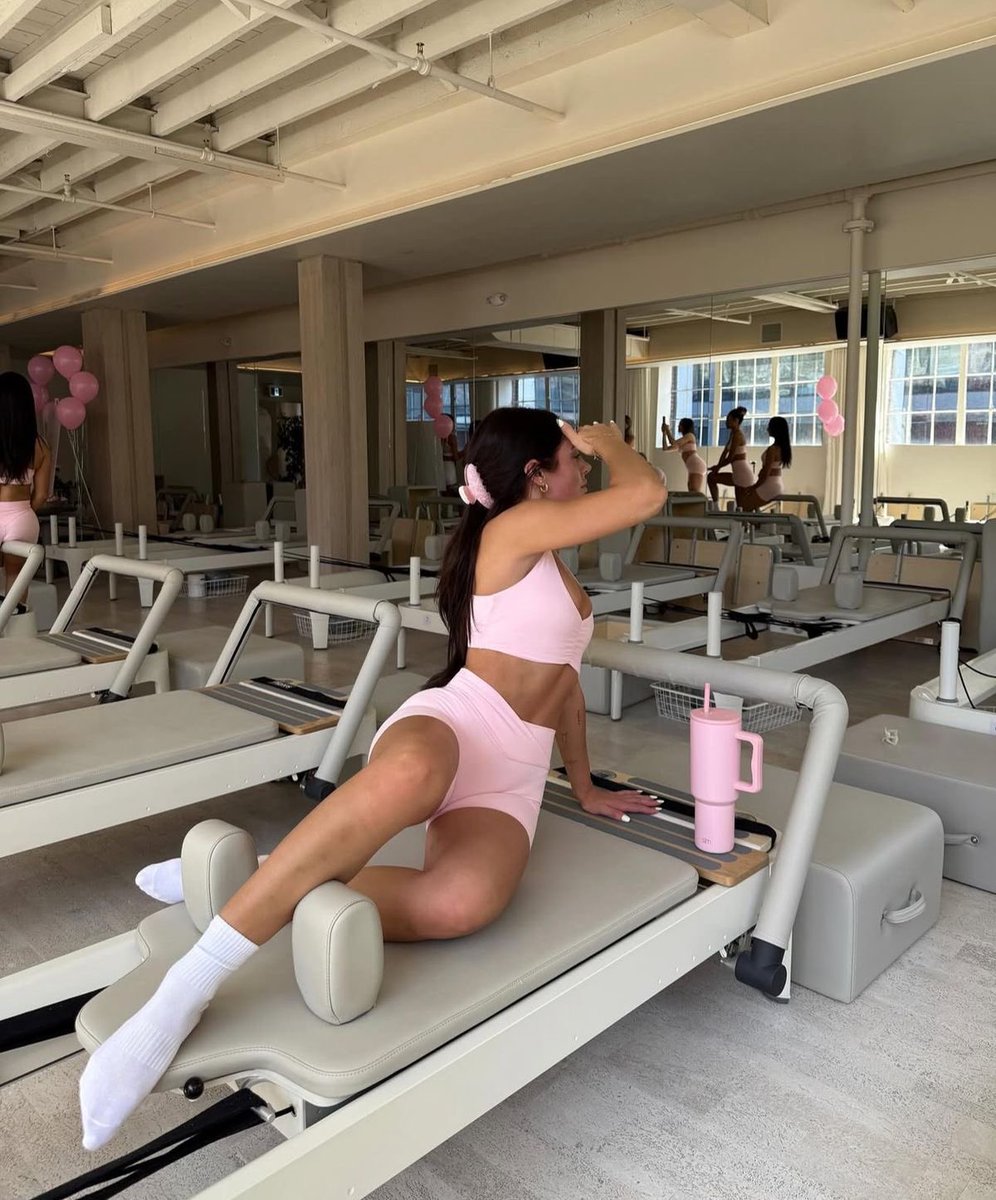Diorgirlx's tweet photo. sunday morning https://t.co/Kr1pt1YIgr