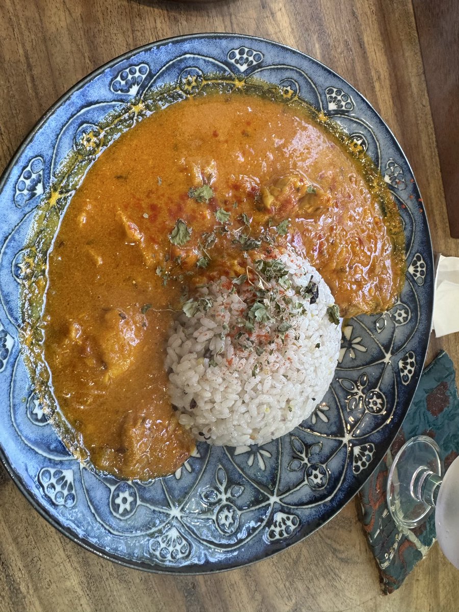 Buster_QQ's tweet photo. おっさんひとりでカフェにいってしまう。
ドリンクはカラーで選んだ。アメジスト色が綺麗 https://t.co/IVEwOTwwYl