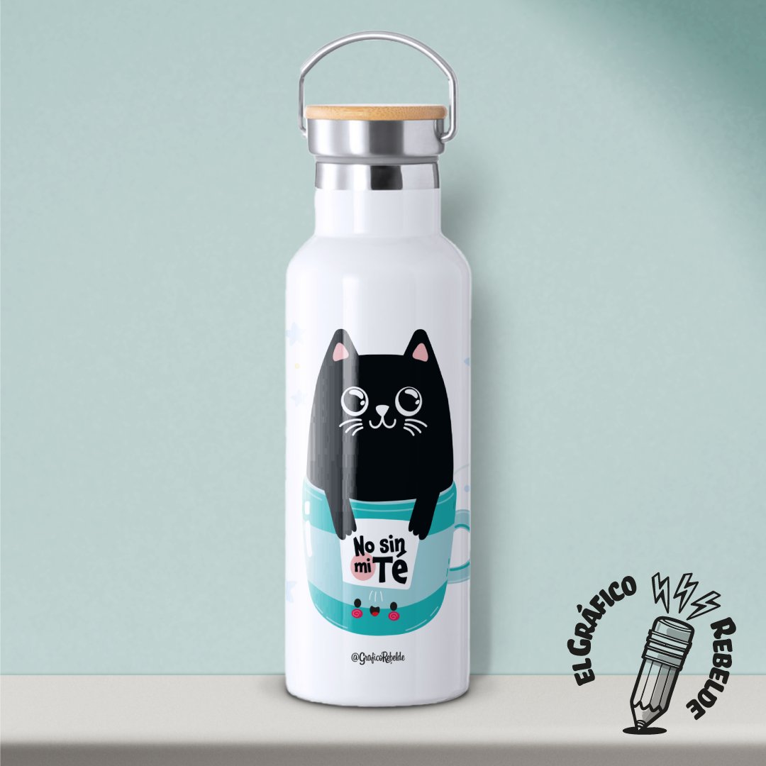 graficorebelde's tweet photo. En esta botella no llevo café... llevo la tisana bien helada para ir asumiendo el drama de que mañana es lunes... por si lo habías olvidado 🍵🐈
La tienes en la GrafiTienda con un 10% de descuento usando el código JUNIO1026. 👇
https://t.co/MK1fSnO0o0 https://t.co/iNCWwBzaJO