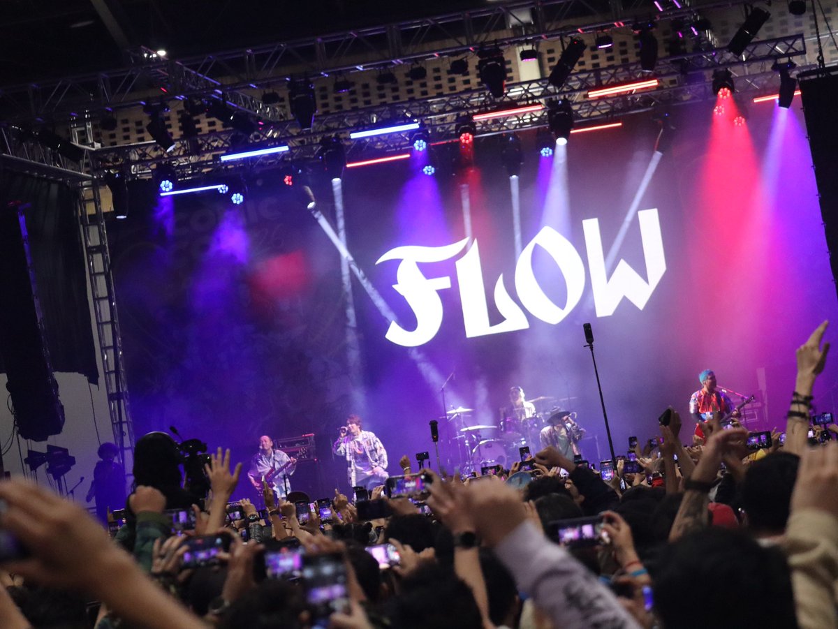 KEIGO_official's tweet photo. ¡Nuestra primera vez en Bogotá, Colombia!
¡Fue increíble conocerlos y cantar juntos! Sus sonrisas y sus voces fueron lo mejor de la noche.
¡Volveremos a Colombia! ¡Nos vemos de nuevo!
¡Muchas gracias a todos! 🇨🇴

初めてのコロンビアLIVE！
最高！ありがとう！
#FLOW_JAPAN https://t.co/JkhNkxqXjN