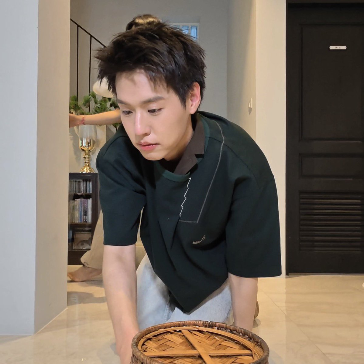 BiG_bLuEE's tweet photo. อยากซื้อหมูปิ้งให้กินตลอดชีวิตเลย น่ารักมากกอ้วนเอ้ยยยยยย🐷🤏🏼🤏🏼 #bbillkin https://t.co/jpKCjAdT3a