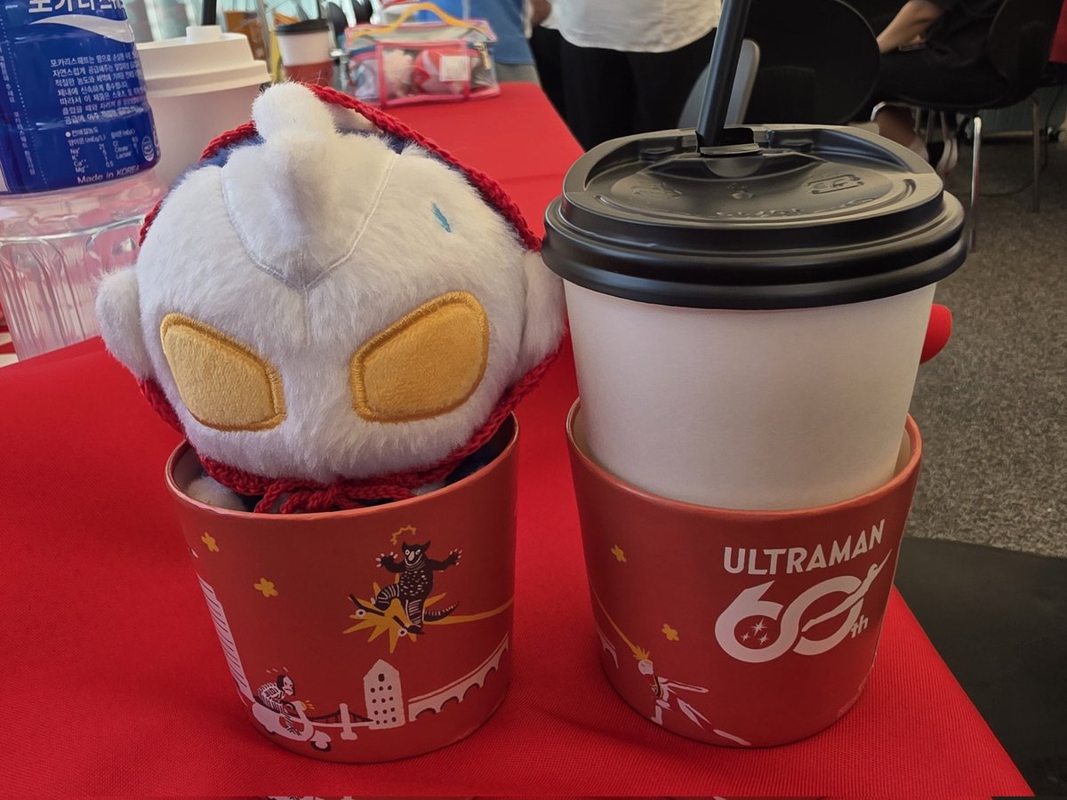 BWB_MU5CL3's tweet photo. 지... 지구인! 소인은 커피가 아니옵니다! https://t.co/DyLeMbUVba