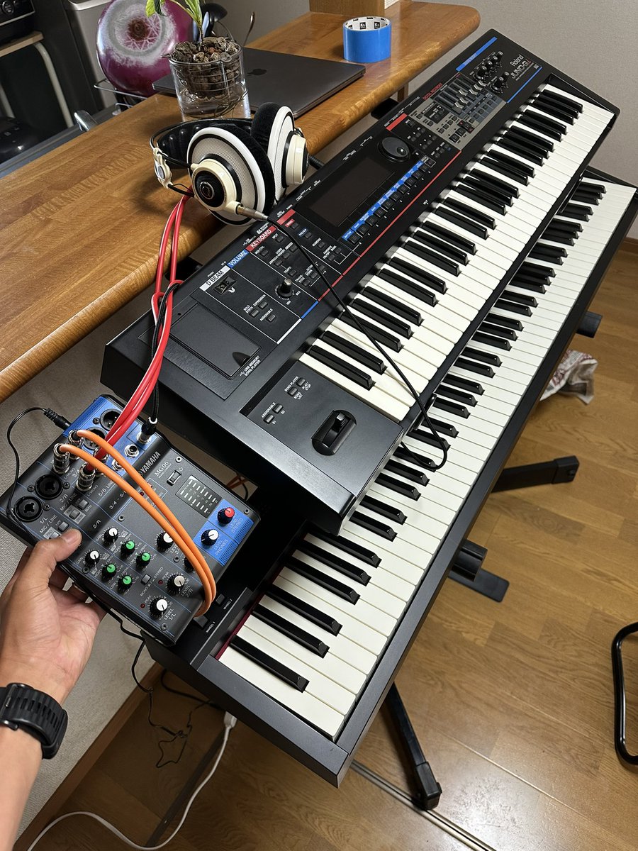 ominosk's tweet photo. ここに置きたいからイレクターパイプ噛ませてトレイつけようかな。あとでムサシ行くか〜 https://t.co/3llsQpXUJW