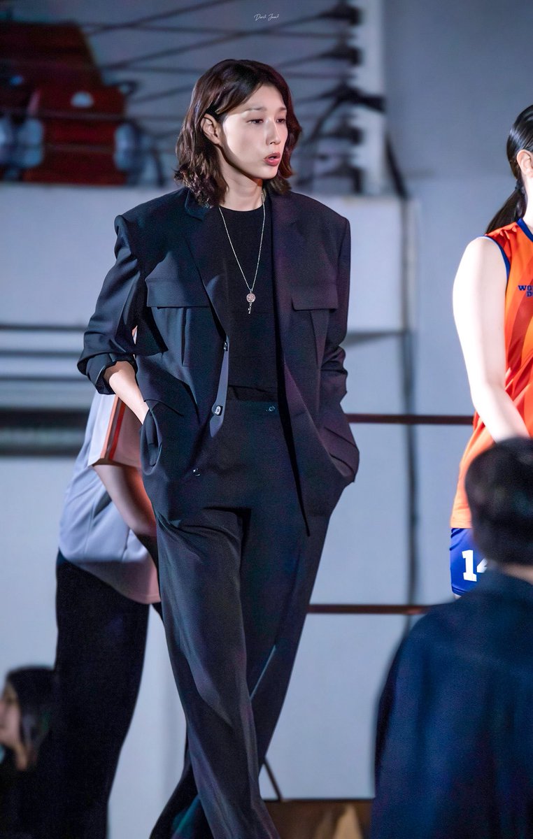 dori2_jam2's tweet photo. #김연경 #kimyeonkoung  
26.06.28

등장🖤 https://t.co/9fP99n8mZi