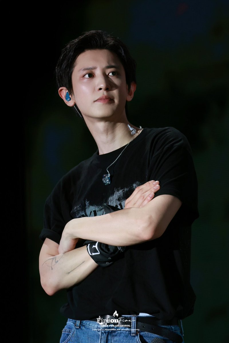 Fireonfire_CY's tweet photo. 260620 EXhOrizon in Kuala Lumpur
#CHANYEOL #찬열 https://t.co/Q60gKoNw0W