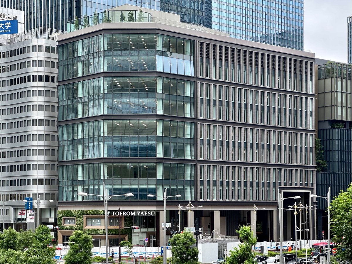zeiko24's tweet photo. トフロムヤエス ザフロント
外観がほぼ完成していました
低層部の壁面緑化が鮮やかです
2026年秋のトフロムヤエスショップ&amp;レストラン開業までにこちらも竣工しそうですね https://t.co/unHluZWn1D