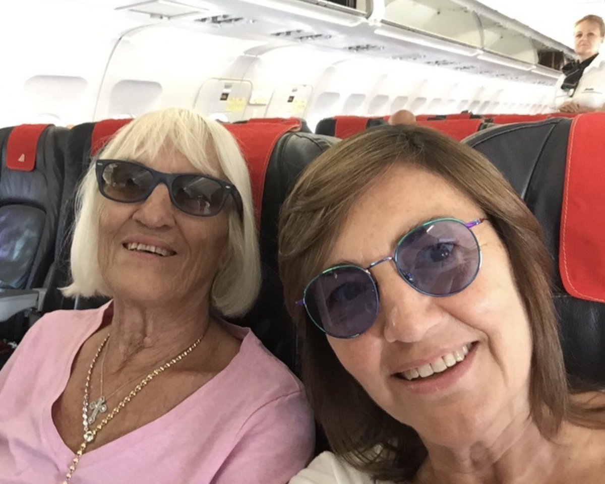 renatapolverini's tweet photo. Mamma oggi avresti compiuto 92 anni e come tutti gli anni avremmo fatto una grande festa. Oggi invece ti ricordo con questa foto in aereo di qualche  anno fa quando insieme prendevamo il volo per andare in Sardegna  e spegnere lì le candeline. A febbraio però  sei volata di nuovo in cielo e questa volta senza di me. Ogni tanto ti cerco tra le nuvole  e sento che tu dall'alto mi segui per indicarmi ancora la strada da percorrere.  Mi manchi mamma, la tua presenza mi manca e penso sempre che prima o poi tornerai. Magari non sarà così ma è certo che prima o poi ti riabbraccerò♥️♥️♥️