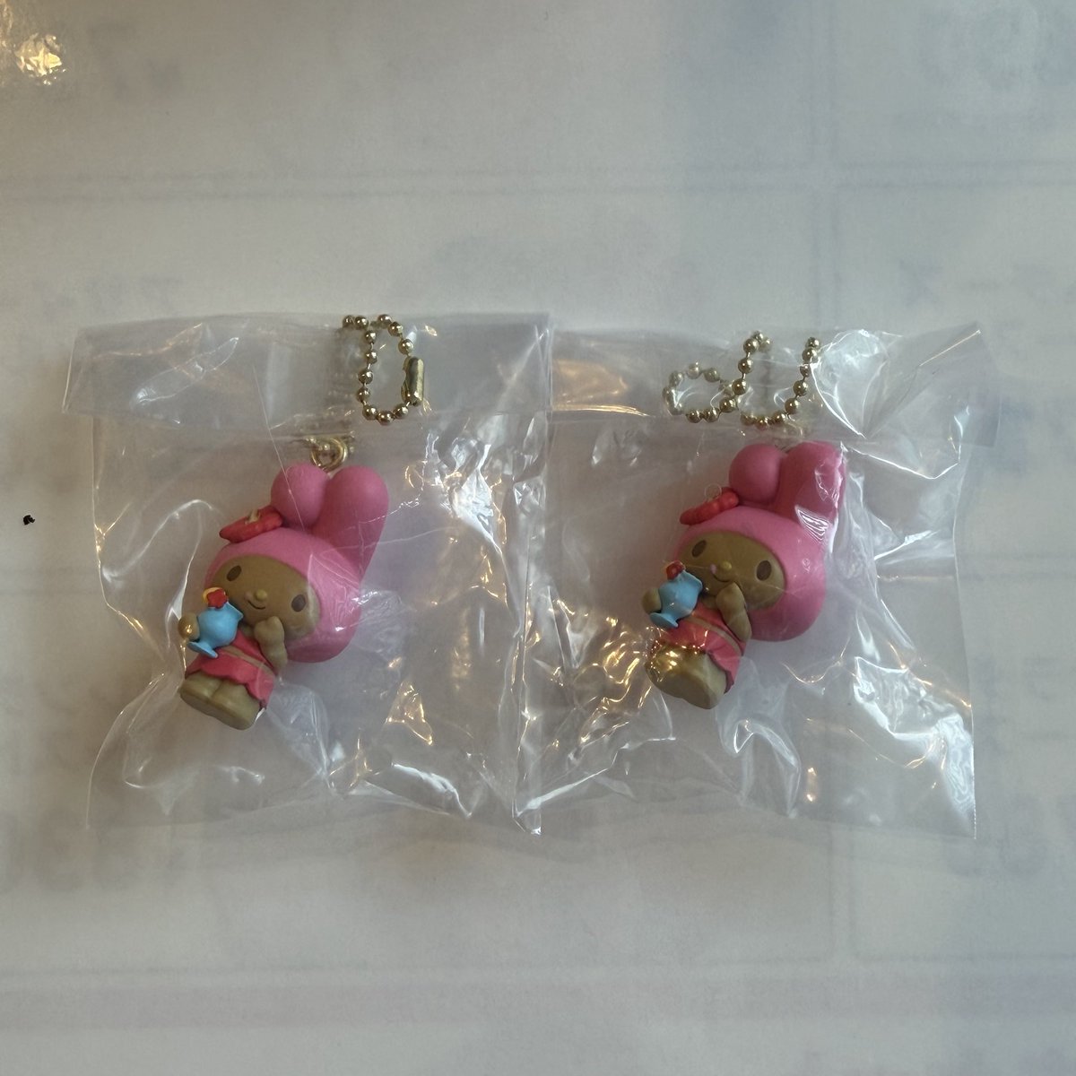 S_uuu05's tweet photo. アロハスイングコレクション　サンリオ　ガチャガチャ　日焼け　キティ

譲：マイメロディ

求：ポチャッコ

お手渡し or 郵送📮
⭐️現在心斎橋におります、お手渡し優先 https://t.co/77Xszoybcu