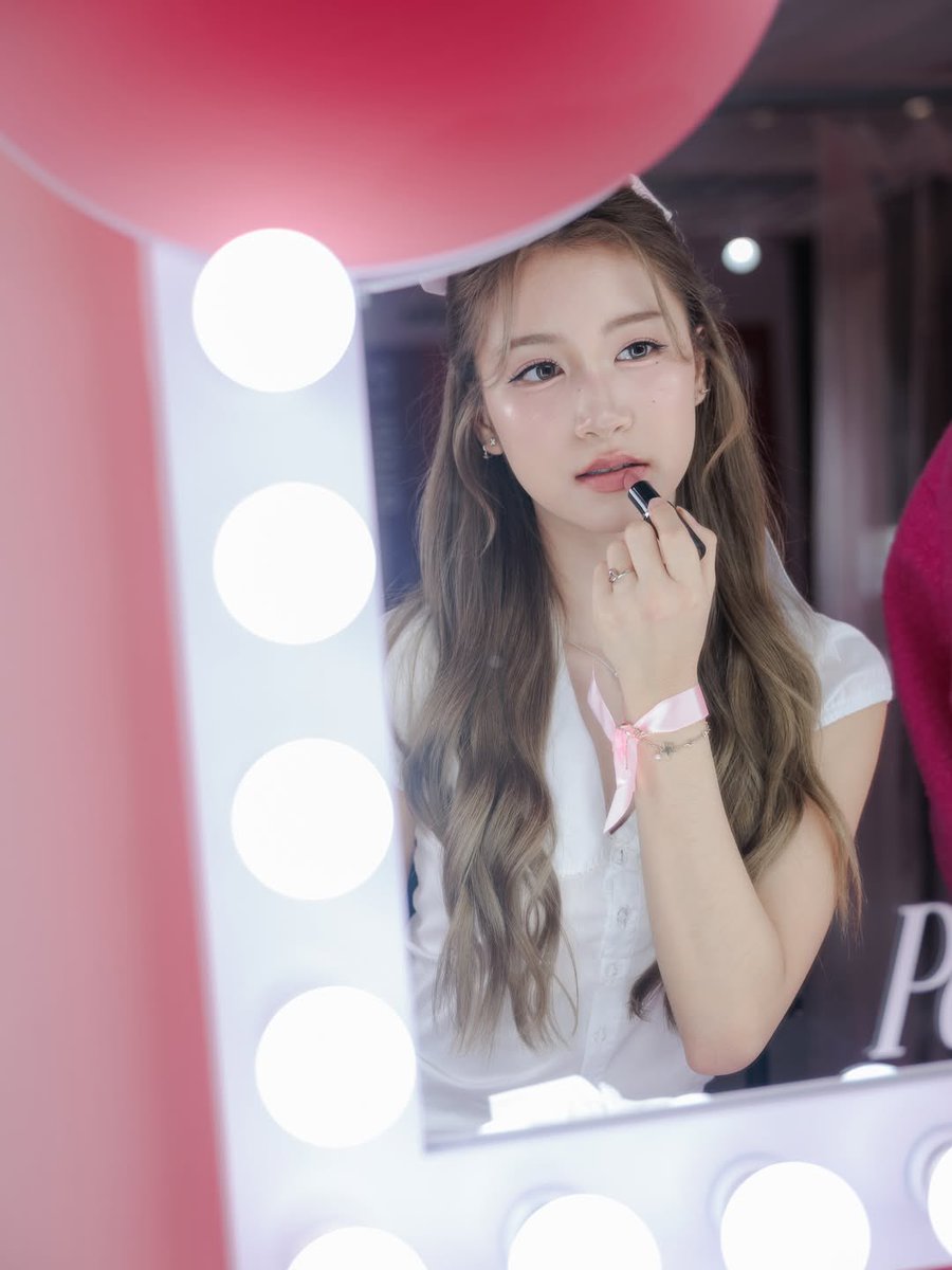 dolovemmy's tweet photo. ลิปเบลอที่ทุกคนรอคอย The New M·A·C Powder Kiss สีฟังละมุน นุ่มเบาสบายปาก ชุ่มชื้น ไม่แห้ง 💗 💋
#MACPowderKiss #IWearPowderKiss
@MACCosmeticsTH
#EMMYMATATSINEE
#GMMLABELSARTIST @HOUSE0FGMM https://t.co/YcBhDWkAZp
