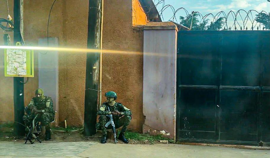 ntvuganda's tweet photo. PHOTOS: Armed soldiers are on guard outside the headquarters of Daily Monitor newspaper in Namuwongo, Kampala. 

The offices remain under military siege following an order by President Museveni's son and military chief Gen Muhoozi Kainerugaba to shut down Nation Media Group (NMG) Uganda outlets.

A similar siege has been reported at the NTV and Spark TV broadcast centre at Serena Hotel since around 12am on Sunday, where military officials have since taken the stations off air.

Other affected outlets include Dembe FM, KFM, and The East African, all under NMG. 
#NTVNews