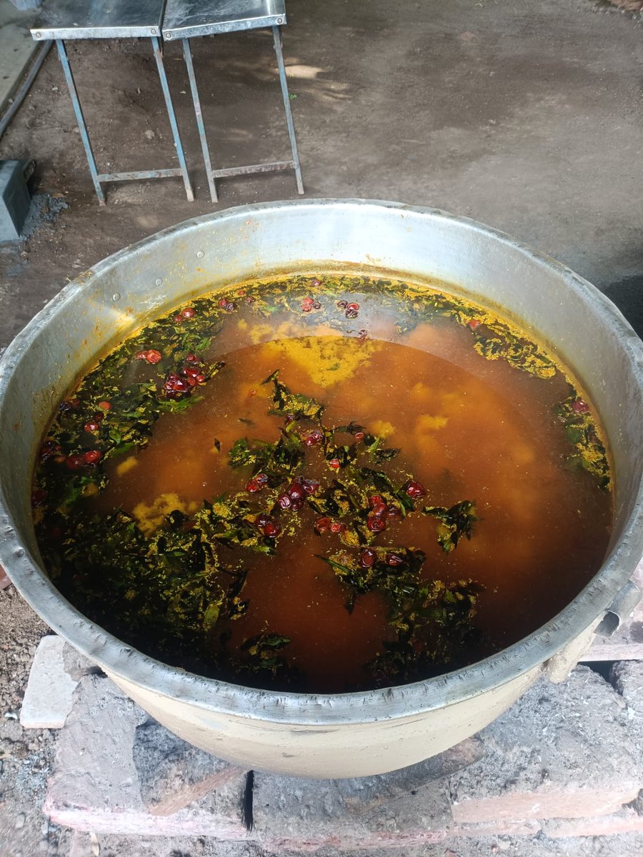 vellingiriswami's tweet photo. 28.06.2026  குருநாதரின் ஜீவசமாதியில் இன்றைய நாள் குருநாதரை தரிசிக்க வரும் பக்தர்களுக்கு பிரசாதம் தயார் செய்யப்பட்டுள்ளது.

#vellingiriswamigal
#vellingiriswami
#vellingiriswamijeevasamathi
#வெள்ளிங்கிரி_சுவாமி
#வெள்ளிங்கிரி_சுவாமிகள்_ஜீவசமாதி https://t.co/TK998wvjCo