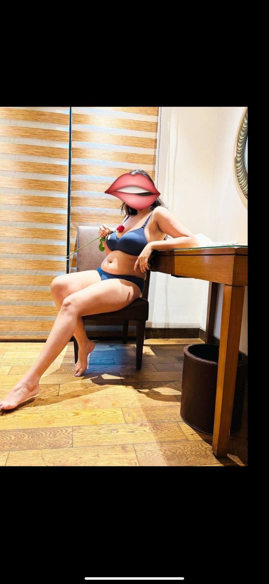 YaminiCam's tweet photo. Zara and yashna available for camshows dm only genuine person hi hello
Directly blocked 
@dark_dare_devil @BhopalX7029 @Raghu42902205 #realmeetindia #camshows #indiancamgirls https://t.co/zLz0zdTbkd