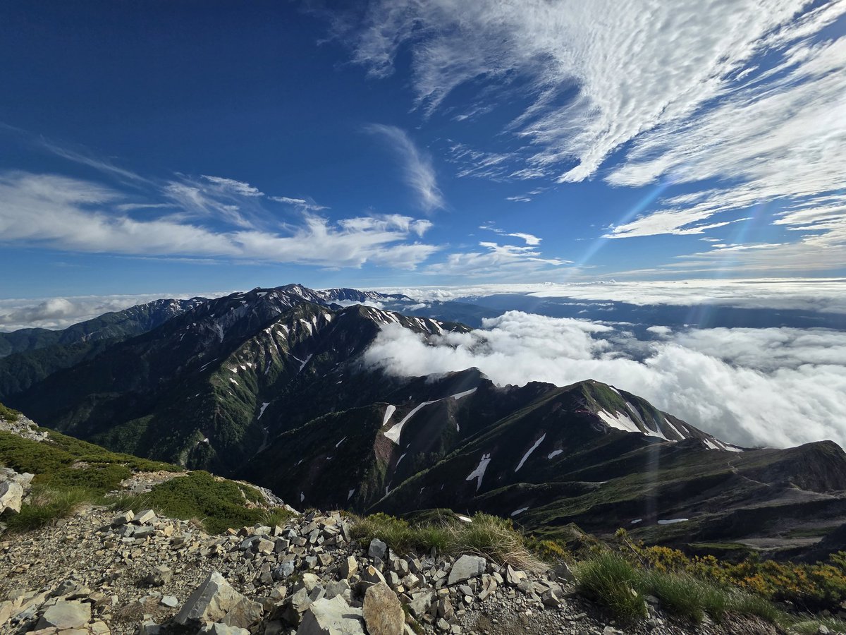 Ophiuche's tweet photo. 五竜岳、唐松岳を縦走して無事下山！
正直今朝以外はずっと曇ってたけど楽しかった〜〜！ https://t.co/eYnTWobHwa