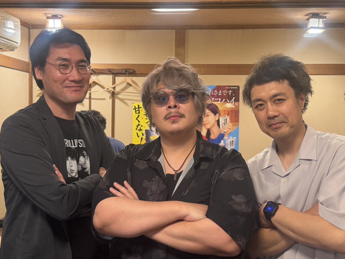 ovabassman's tweet photo. 6/27 T.K.G出演ベーシストとの1枚♪昨日のライブは拓郎くんも智哉くんも2人のベースプレイは素晴らしかったなー♪良い刺激もらえました！ベーシスト飲みも是非行きましょうね♪ https://t.co/i4EcfnW2TR