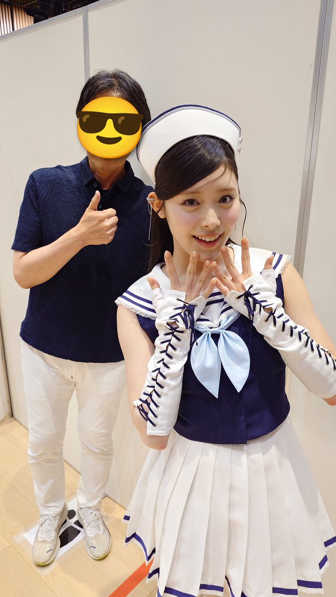maaaaaaasa71's tweet photo. 4部　縦 斜 推し中心
去年の特典会でお願いしたキレコさんのCMポーズを今年も✨

ののかまるの最高の笑顔引き出せたかも🫶✨🤍

えびラブ衣装と服装の色合いを合わせてきてよかった☺️

右の写真で待受にしよ💨

#えびちゅう特典会 #えびちゅう 
#風見和香 https://t.co/Bc2ePRLiiM