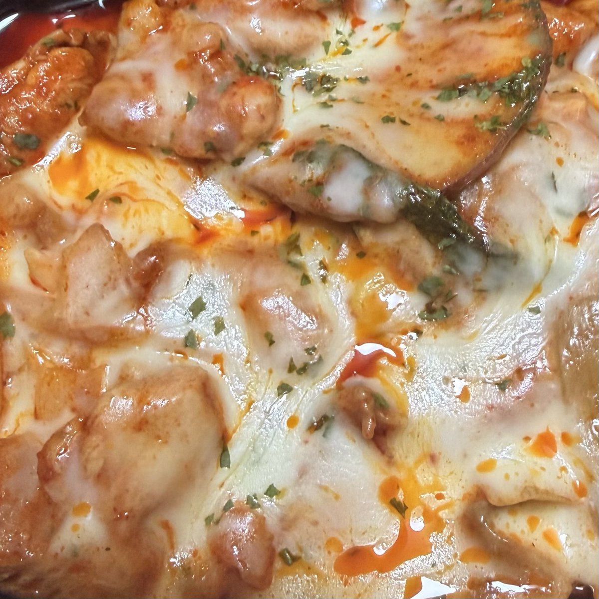 kanekopanya's tweet photo. 카보지기 식사는 하셨는가?
소녀눈 닭갈비라는 음식응 멋고잇소
맛이 아주 좋구ㅕㄹ🥴 https://t.co/qdMg7ZCqor