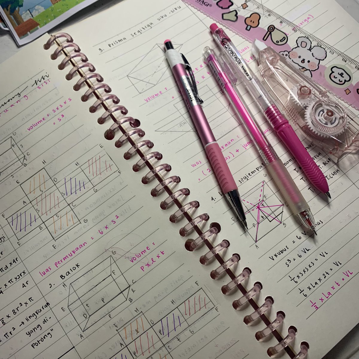 jucieeeeebb's tweet photo. akhirnyaaa selesaii fundamental matdas nya…. hufttt😮‍💨😮‍💨 https://t.co/92zTErgNza