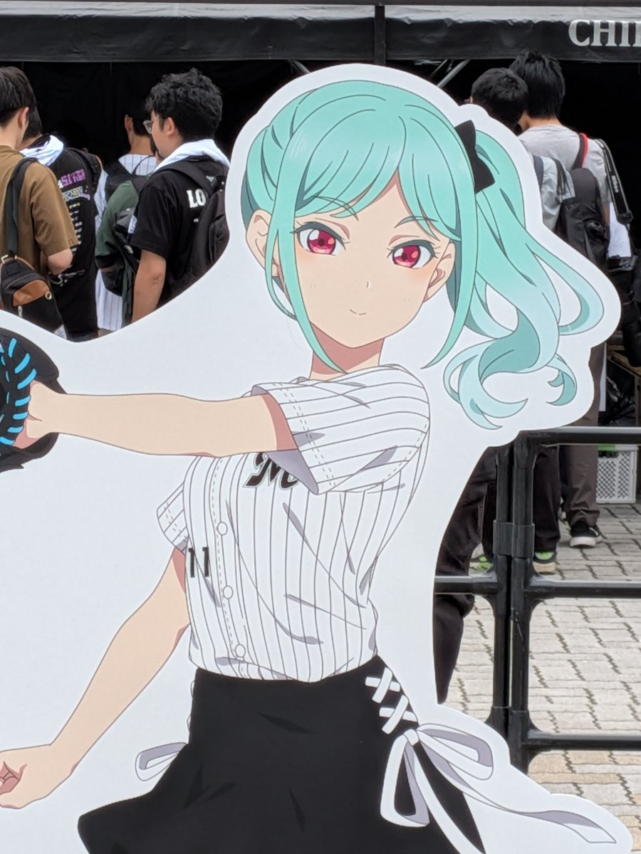 bc_sc35sbb's tweet photo. ZOZOマリンスタジアムにやきうを見に来たらよく知りませんがかわいい女の子がいました🥰🥰 https://t.co/zOL9Zah0Xc