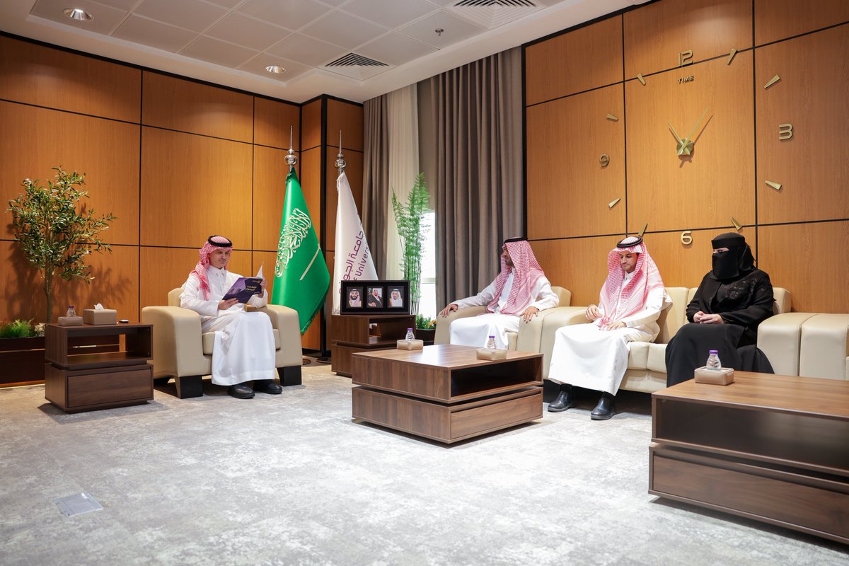 JoufUniversity's tweet photo. #خبر |
استقبل سعادة رئيس #جامعة_الجوف أ.د. محمد بن عبدالله الشايع، عميد عمادة القبول والتسجيل ووكلاء العمادة، واطّلع على التقرير السنوي للعمادة للعام الجامعي 1447هـ، وما تضمنه من منجزات في القبول والتسجيل والخدمات الأكاديمية، مؤكدًا أهمية تطوير تجربة الطالب وتعزيز جودة الخدمات الإلكترونية من القبول إلى التخرج.
https://t.co/GkmwSLJW2d