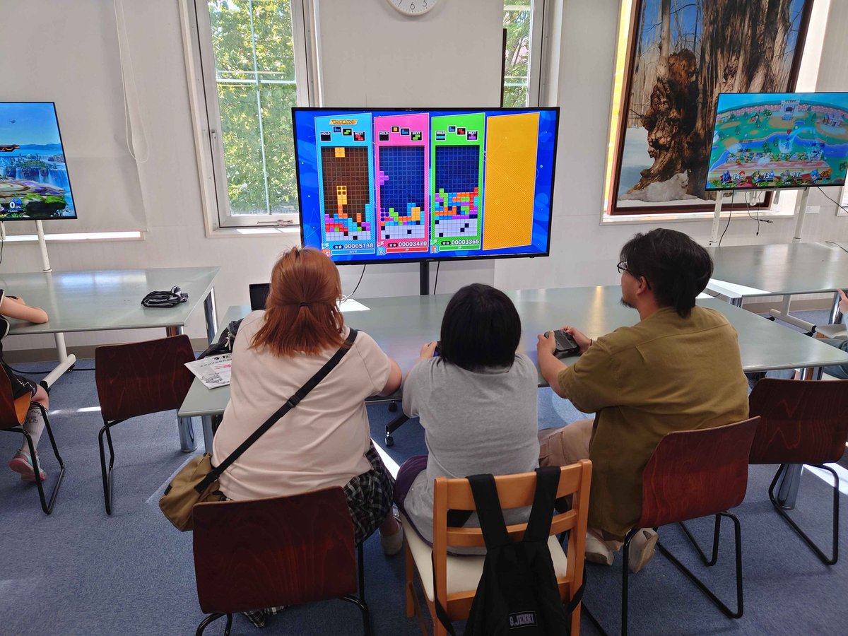 S_D_esports's tweet photo. 今日は学祭2日目でした!!
沢山の方々にスマブラやぷよテト、マリカーで遊んでいただきました!!
ゲームを楽しんでいただきありがとうございます😊
#星槎道都大学 #星槎道都大学祭 #eスポーツ #eスポーツ部 https://t.co/sepWcksl9E
